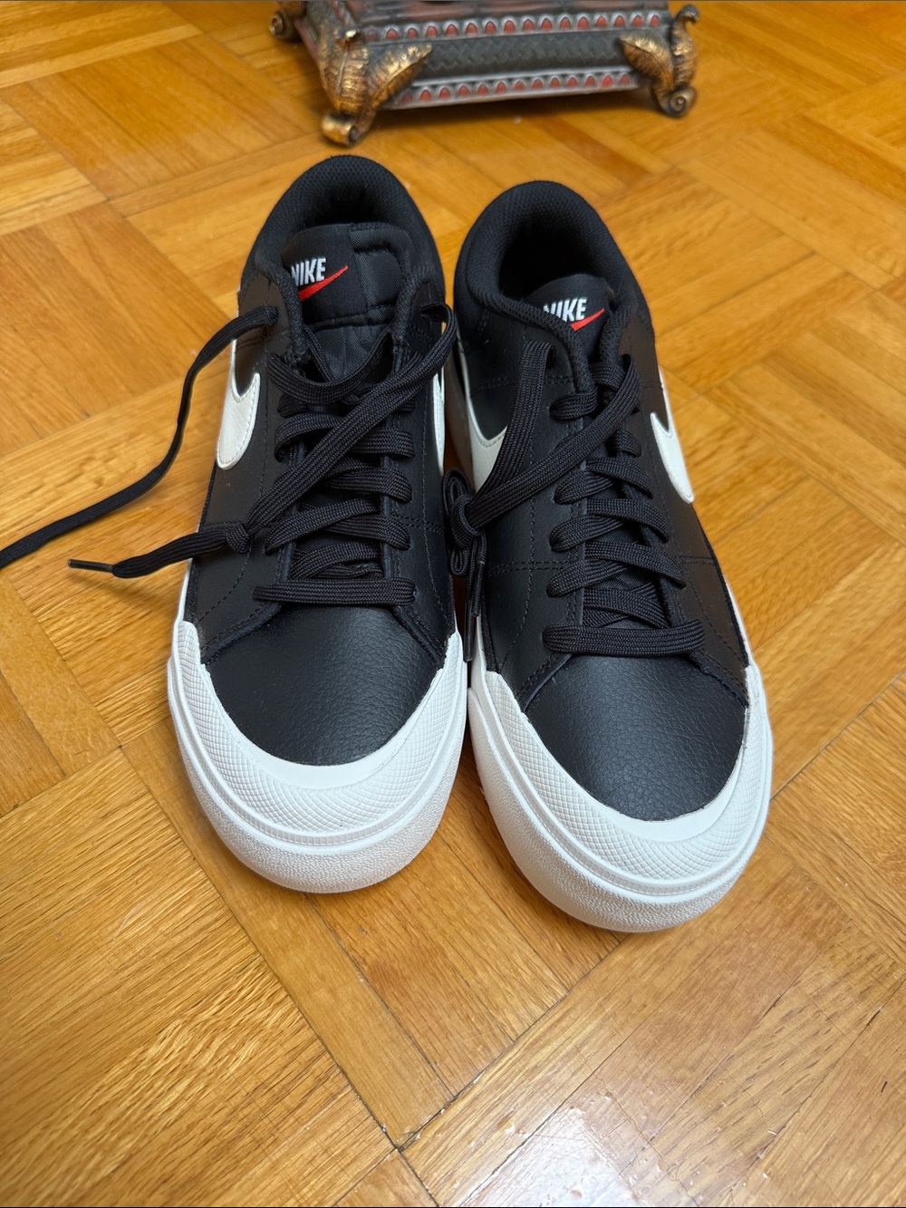 Nike Women’s Black& White Court Legacy Lift Platform Sneakers Size 8.5